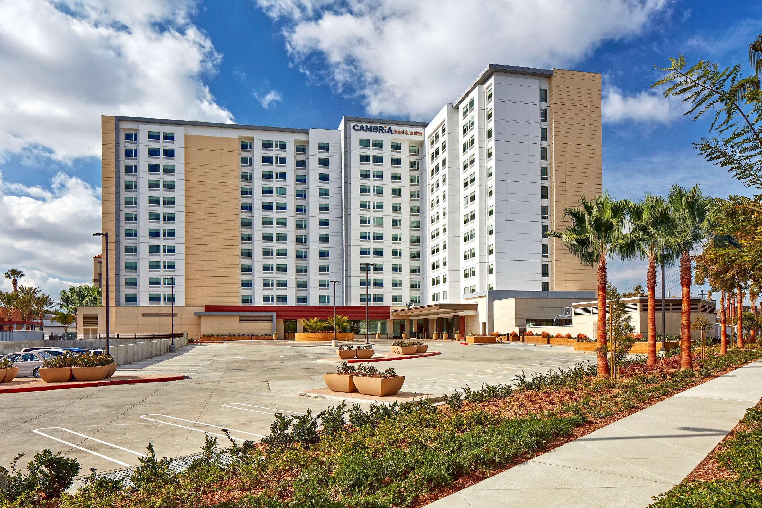 Cambria Hotel & Suites Anaheim Resort Area Extérieur photo