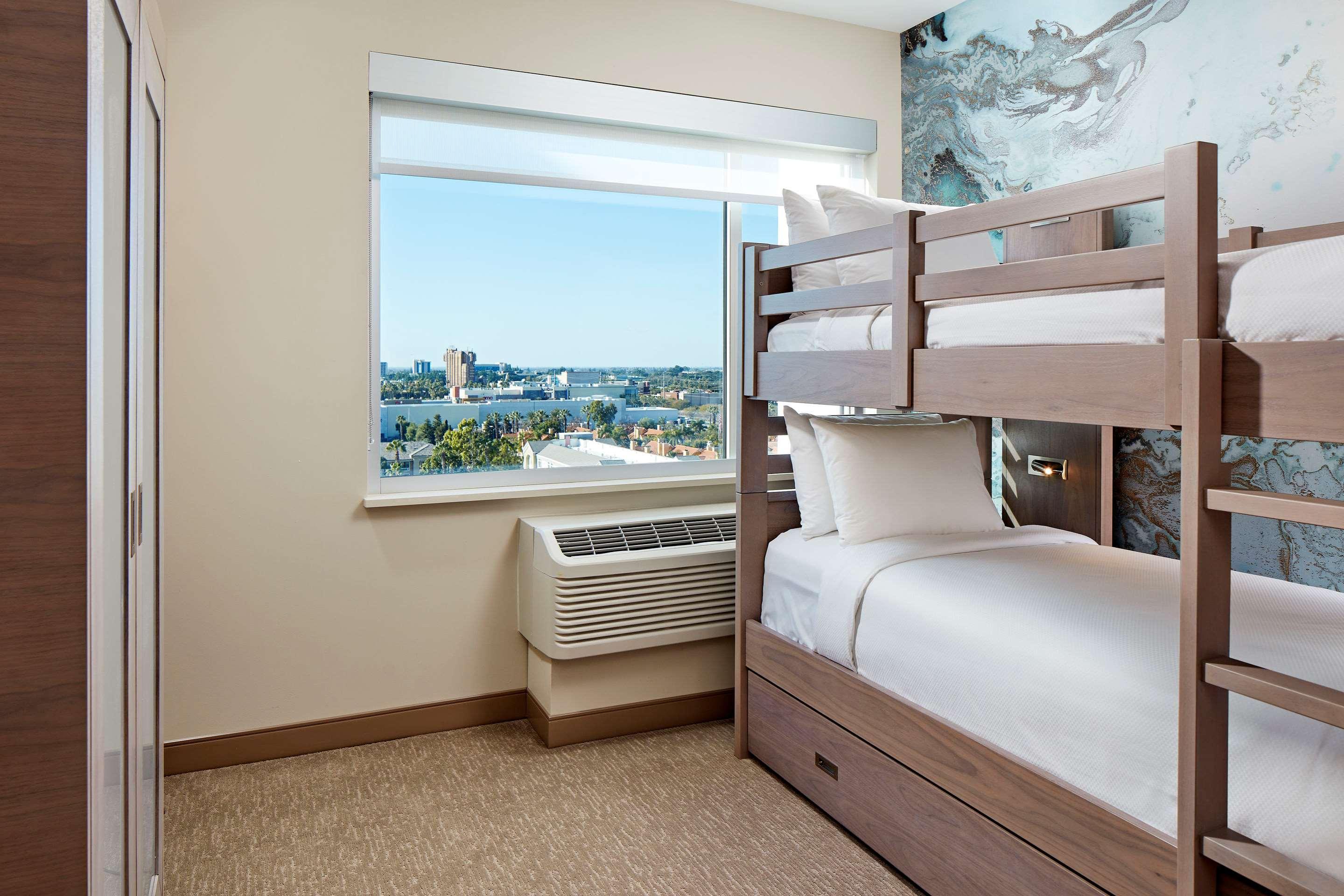 Cambria Hotel & Suites Anaheim Resort Area Extérieur photo