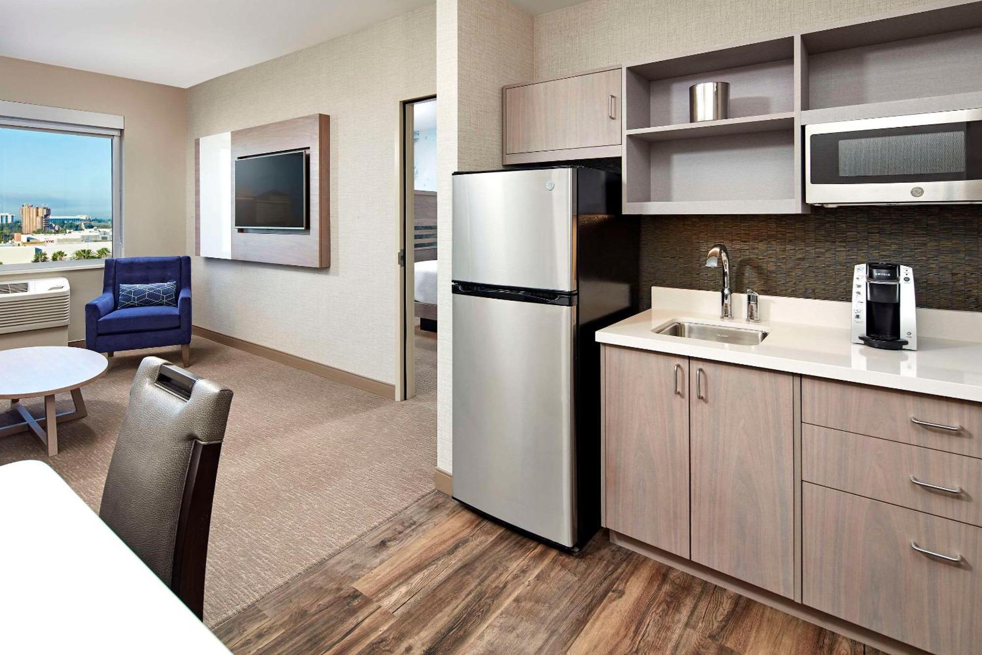Cambria Hotel & Suites Anaheim Resort Area Extérieur photo